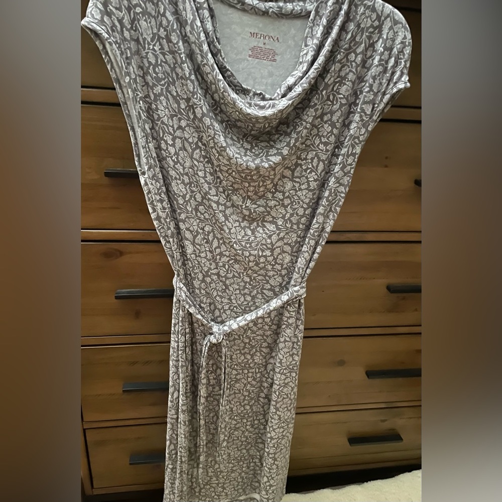 Floral cap sleeve Merona size M dress.